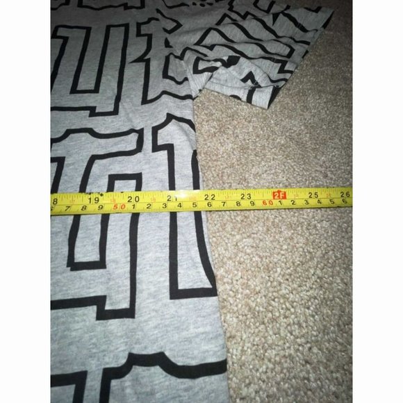 True Religion Gray & Black Graphic Print Short Sleeve T-Shirt Men's Size XL - Picture 6 of 6